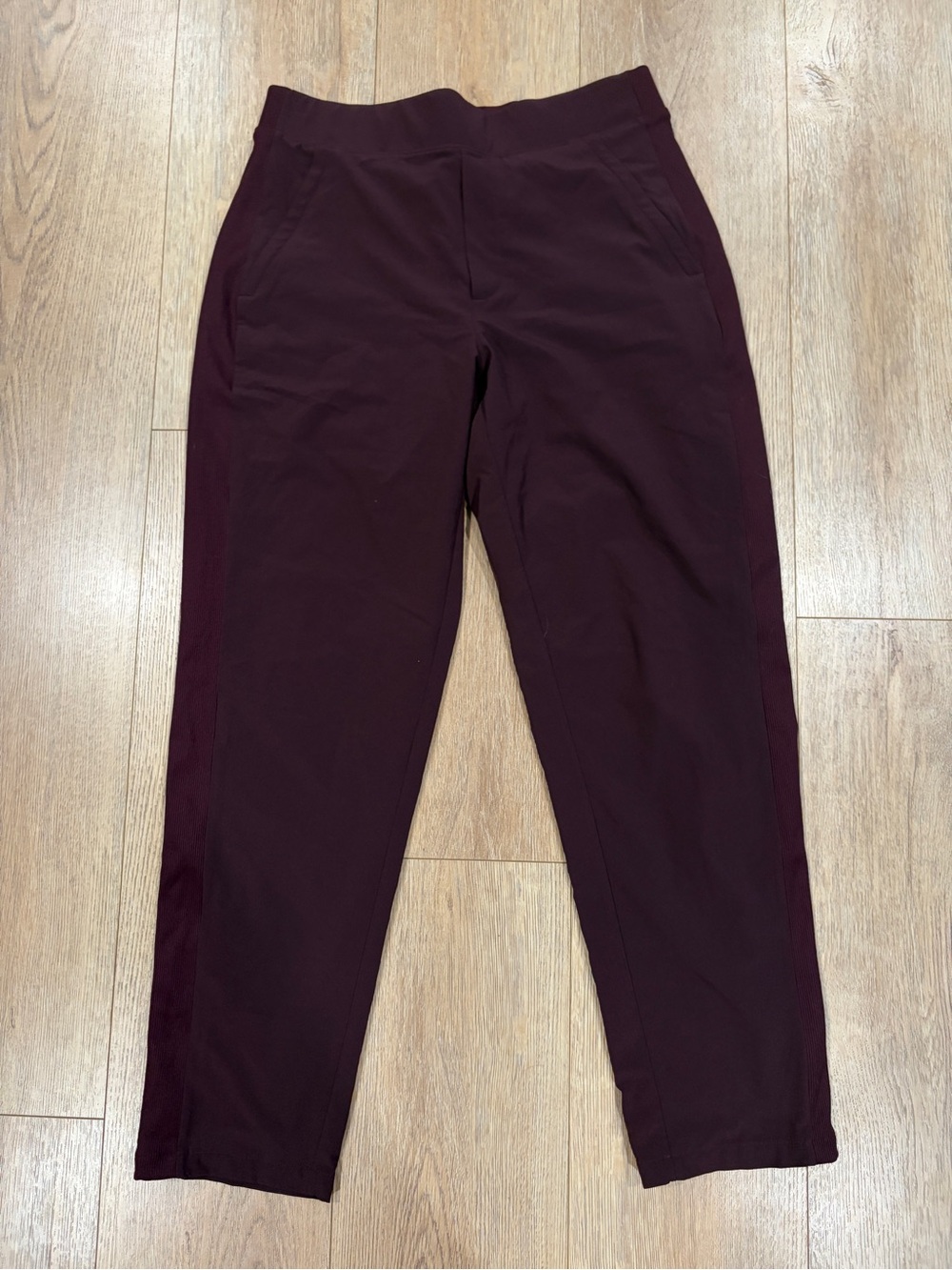 Athleta Brooklyn Ankle Pants Burgundy Maroon Ribbed Side Panel Size 6
